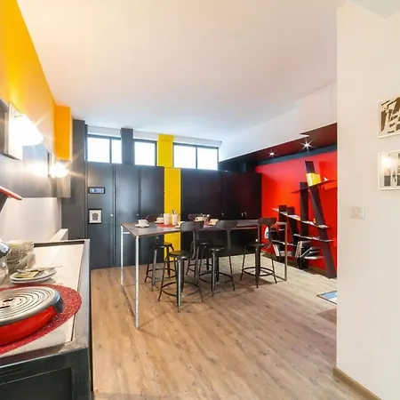 Bed & Breakfast Mondrian Black